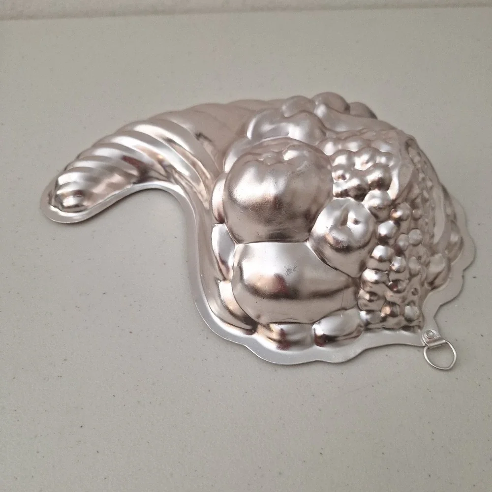 Vintage MCM Copper Plated Cornucopia Jello Mold/Wall Hang Kitchen Decor